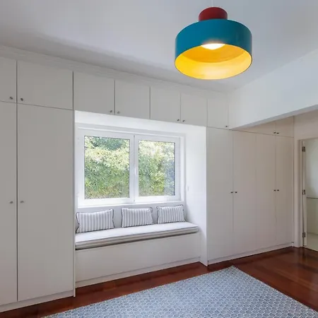 Charming 5-Bed House With Pool In Cascais Center Cascais